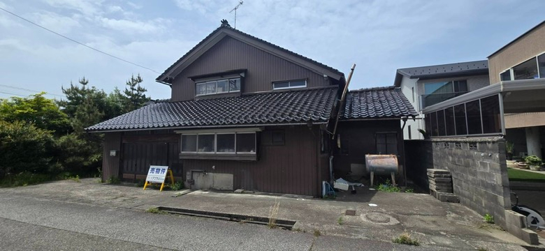 滑川市坪川新68-1